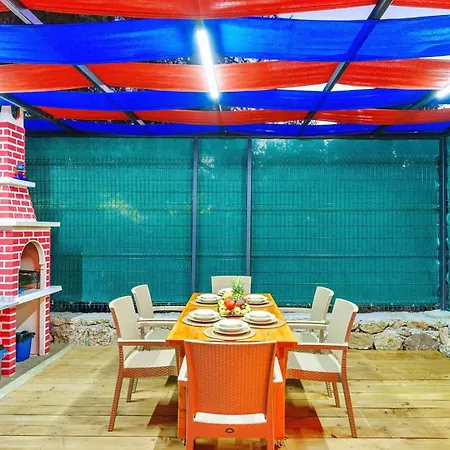 Islamlar Village 3 Bedroom With Pool 칼칸