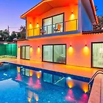 Islamlar Village 3 Bedroom With Pool カルカン