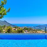 Islamlar Village 3 Bedroom With Pool カルカン